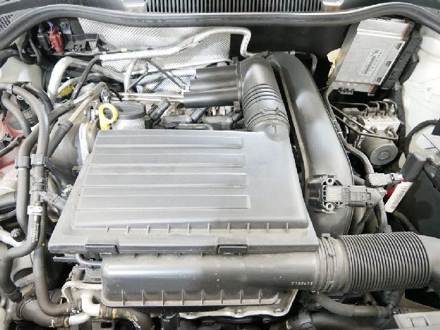 VolksWagen POLO 2016-11 24781-29