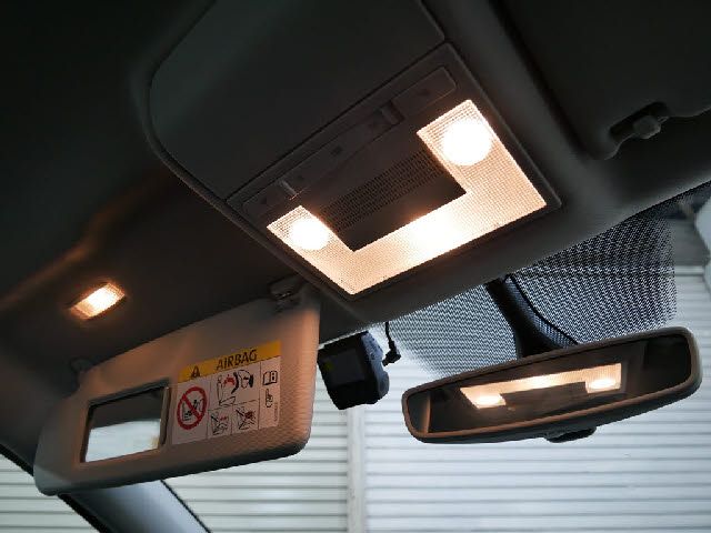 VolksWagen POLO 2016-11 24781-20
