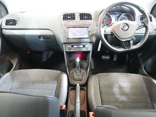 VolksWagen POLO 2016-11 24781-1