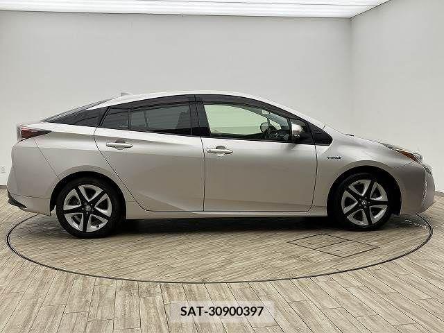 Toyota PRIUS 2016-05 222684-18