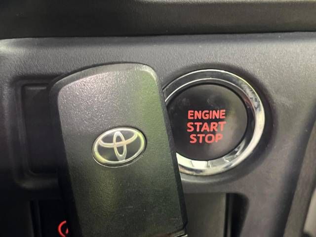 Toyota VOXY 2014-12 184659-6