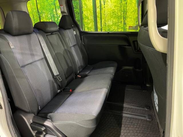 Toyota VOXY 2014-12 184659-8