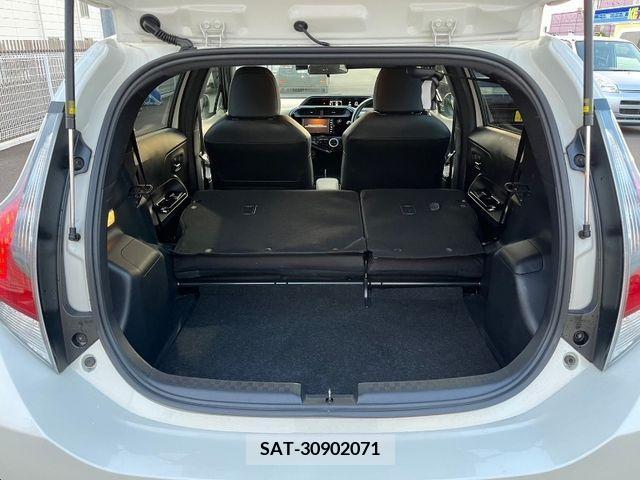 Toyota AQUA 2019-03 395688-13