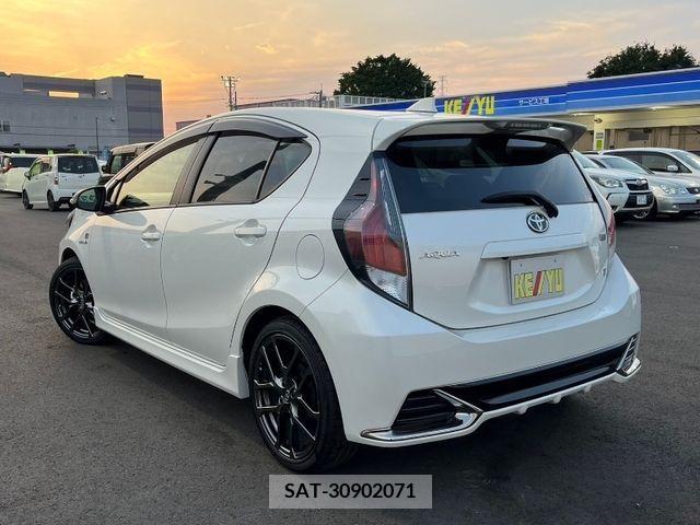 Toyota AQUA 2019-03 395688-6