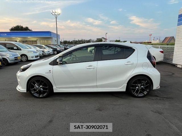 Toyota AQUA 2019-03 395688-8