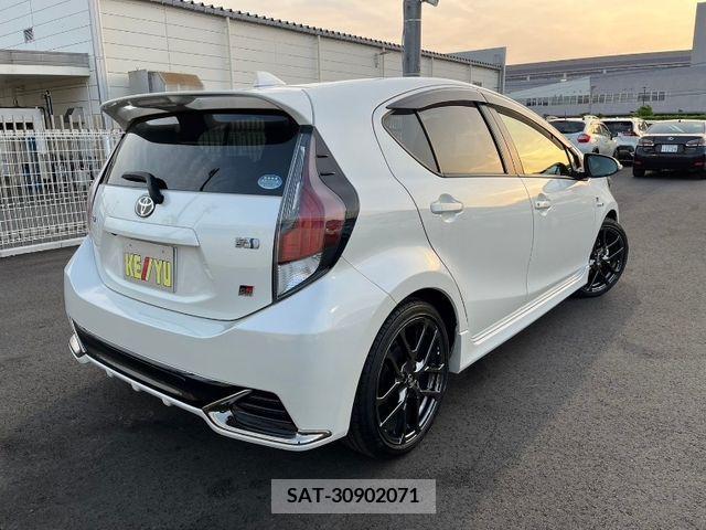 Toyota AQUA 2019-03 395688-1