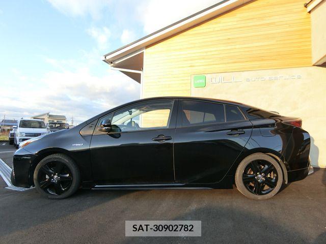 Toyota PRIUS 2016-12 281931-11
