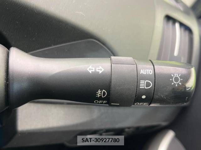 Toyota PRIUS 2015-09 234978-6