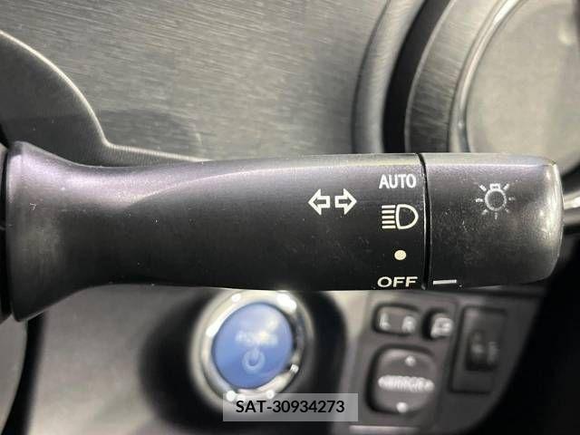 Toyota AQUA 2013-06 292124-6