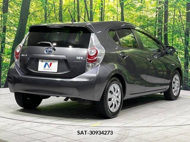 Toyota AQUA 2013-06 292124-17
