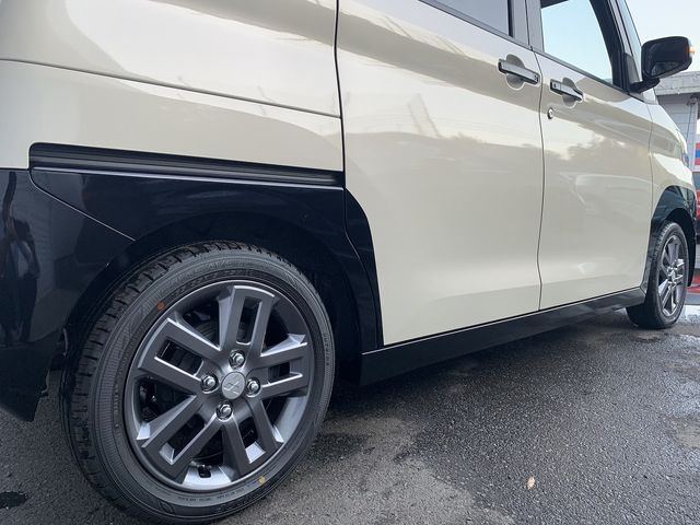 Mitsubishi DELICA MINI 2023-09 27642-11