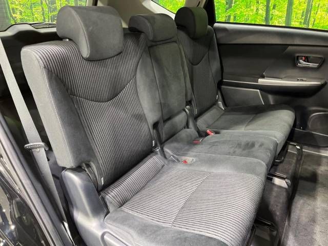 Toyota PRIUS ALPHA 2020-02 13979-9