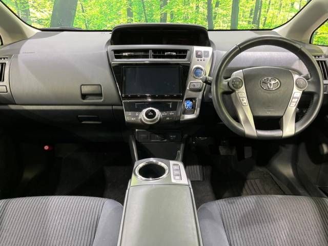 Toyota PRIUS ALPHA 2020-02 13979-1