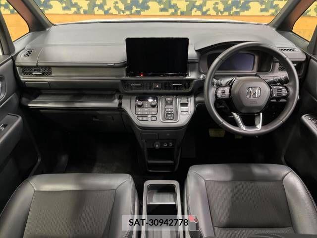 Honda STEP WGN 2022-05 286128-1