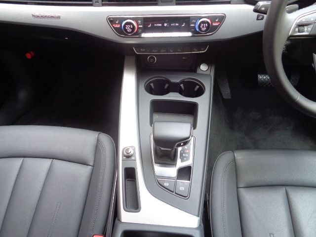 Audi A4 2021-05 2471-20