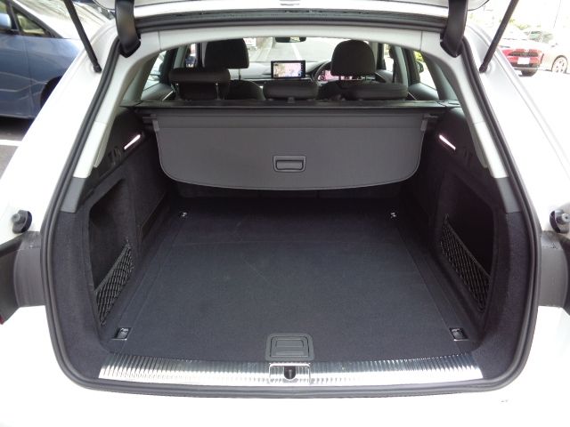 Audi A4 2021-05 2471-10