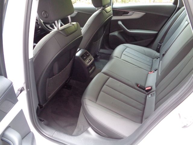 Audi A4 2021-05 2471-16
