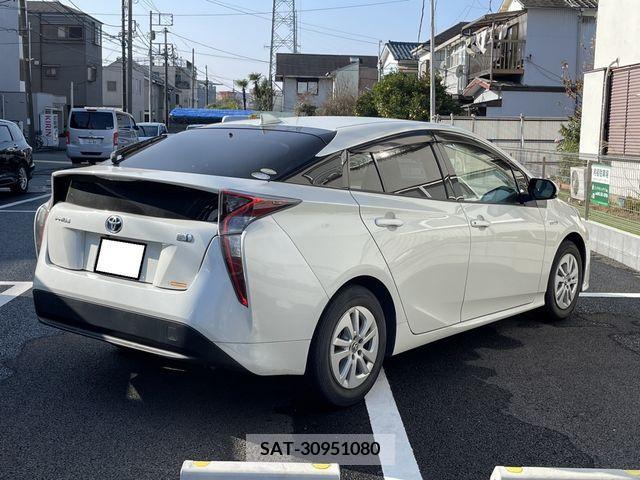 Toyota PRIUS 2017-02 207095-1