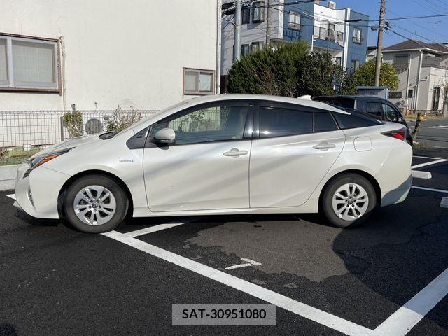 Toyota PRIUS 2017-02 207095-2