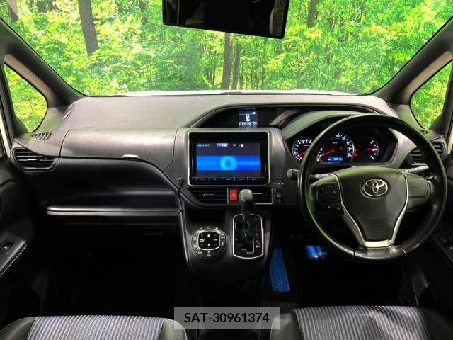 Toyota VOXY 2015-11 289186-1