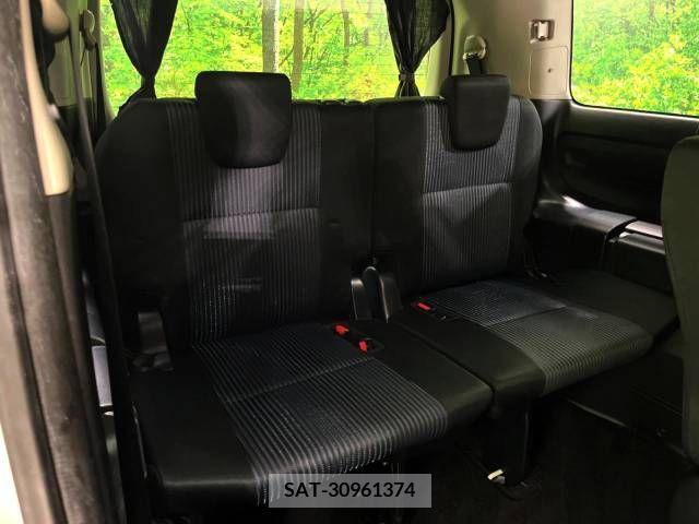 Toyota VOXY 2015-11 289186-12
