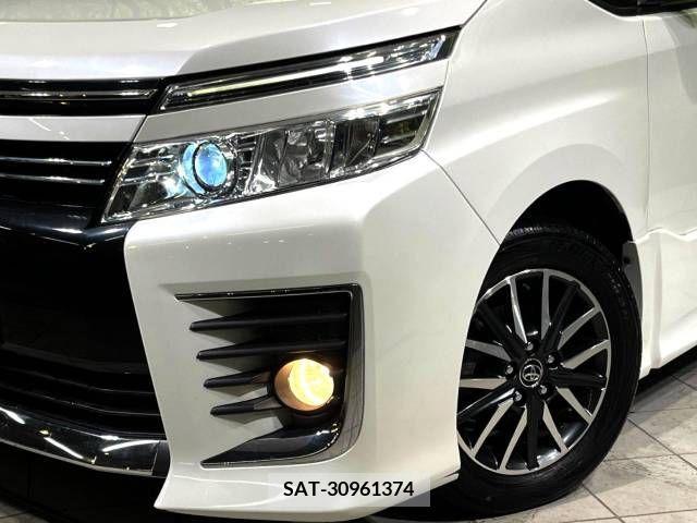 Toyota VOXY 2015-11 289186-8