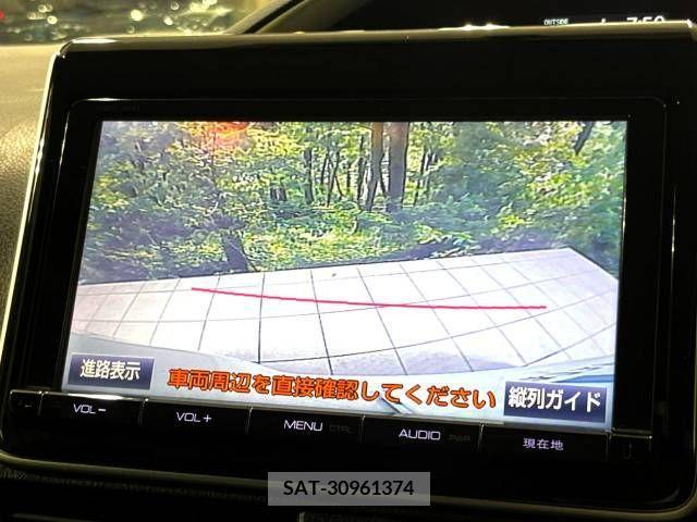 Toyota VOXY 2015-11 289186-3