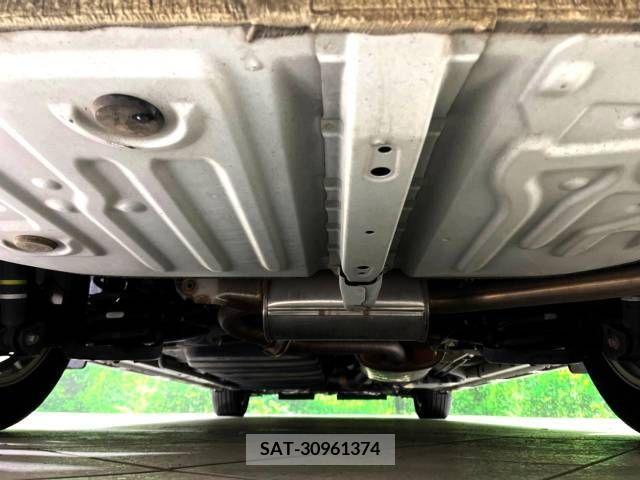 Toyota VOXY 2015-11 289186-19