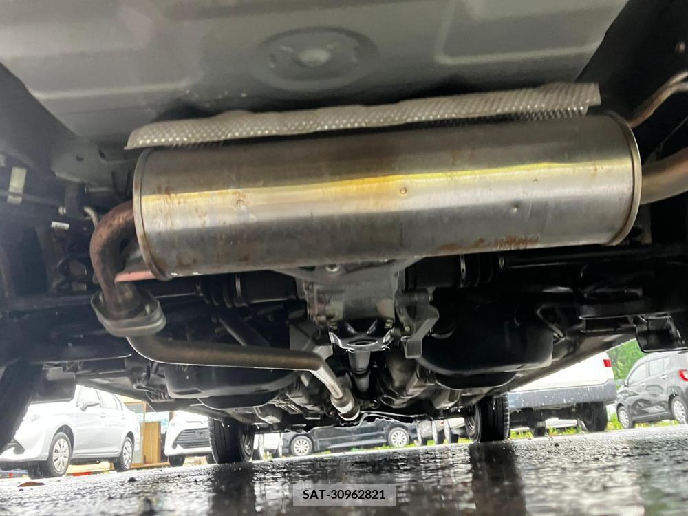 Toyota COROLLA AXIO 2017-10 258485-21