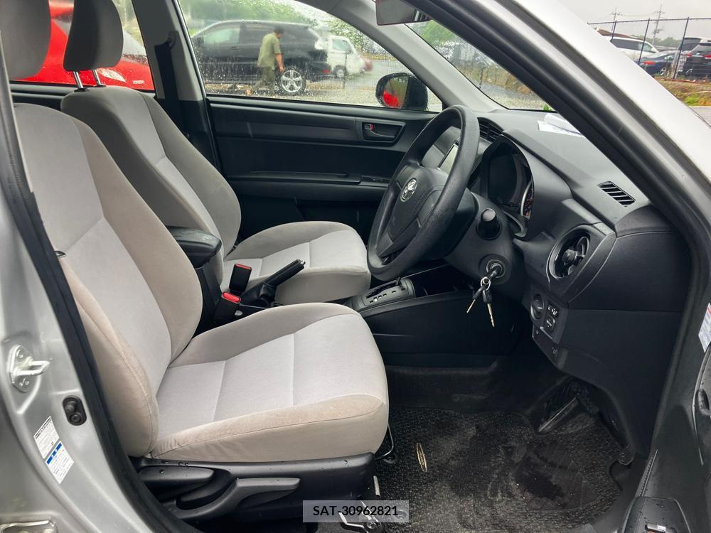 Toyota COROLLA AXIO 2017-10 258485-7
