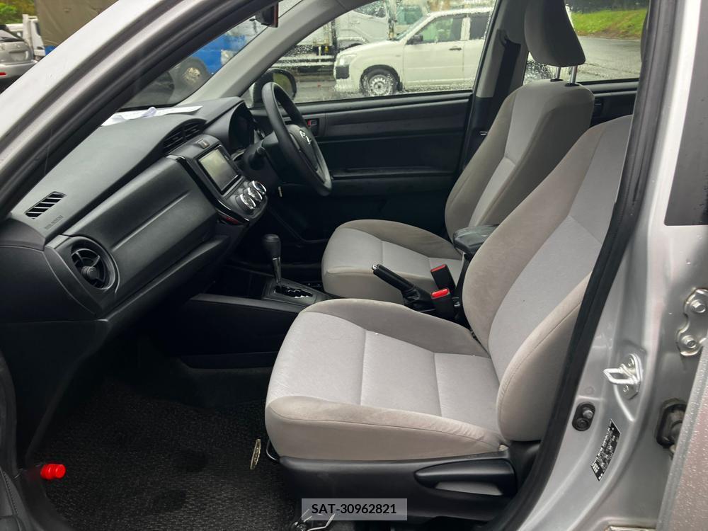 Toyota COROLLA AXIO 2017-10 258485-8