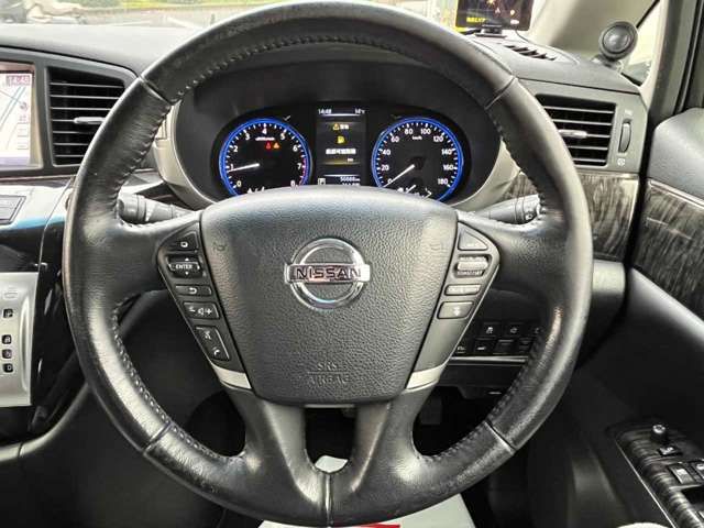 Nissan ELGRAND 2019-05 26762-19