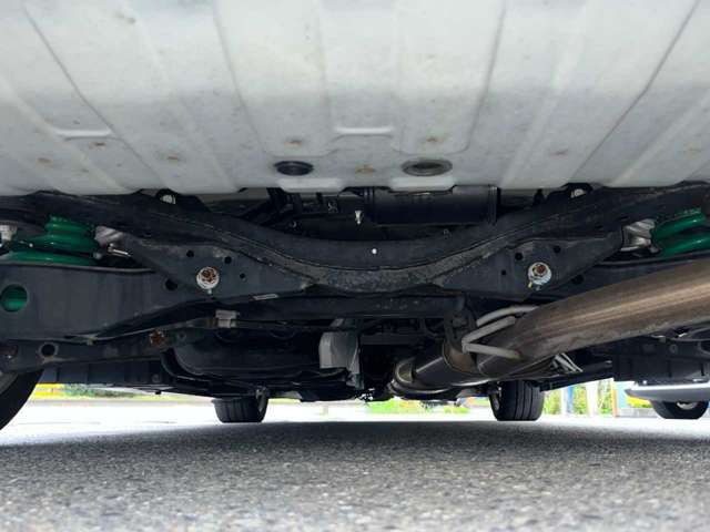 Nissan ELGRAND 2019-05 26762-9