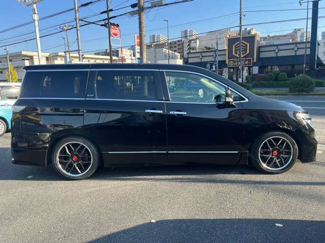 Nissan ELGRAND 2019-05 26762-3