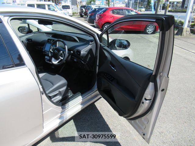 Toyota PRIUS 2018-09 202233-4