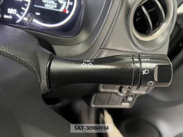 Nissan NOTE 2013-06 302309-6