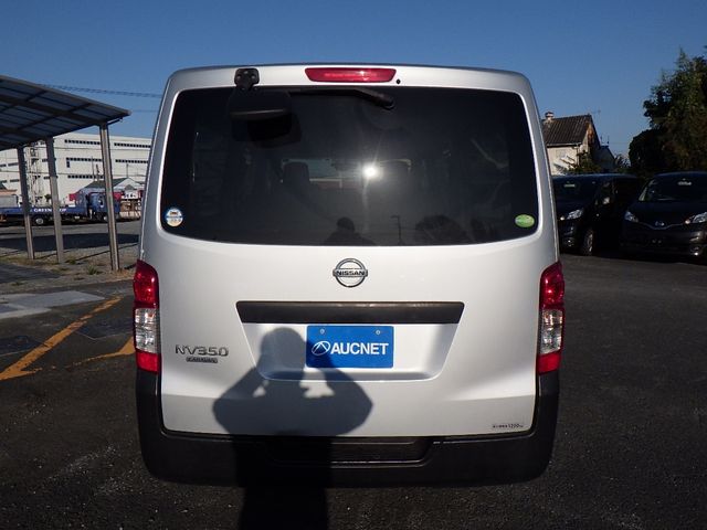 Nissan NV350 Caravan 2018-11 195112-5