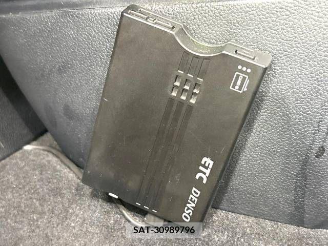 Toyota PRIUS 2019-06 351531-7