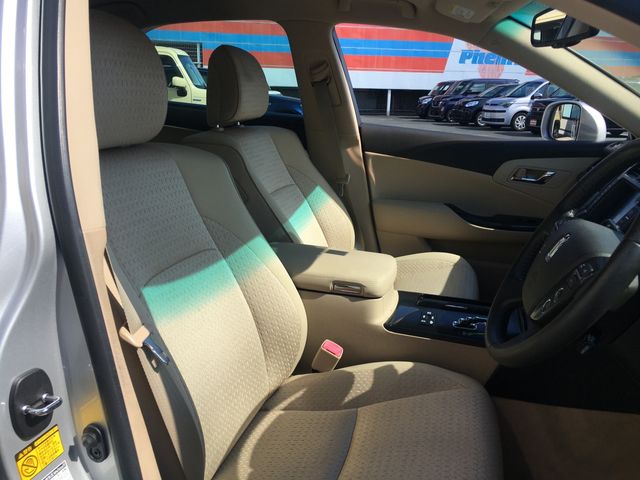 Toyota CROWN SEDAN 2009-10 23424-8