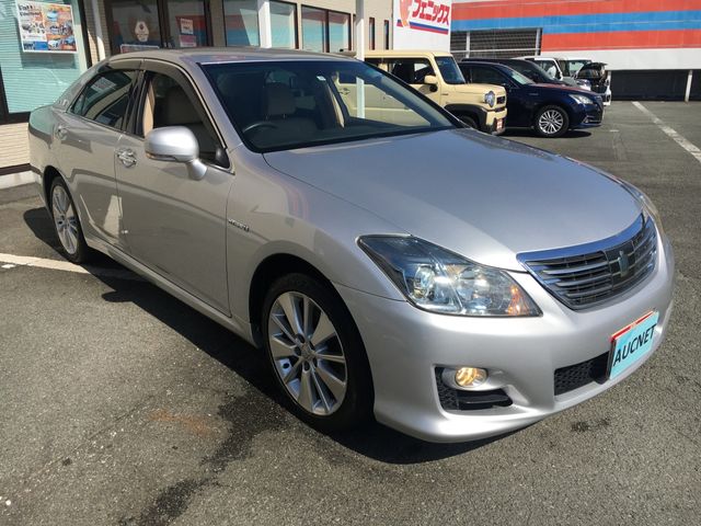 Toyota CROWN SEDAN 2009-10 23424-2