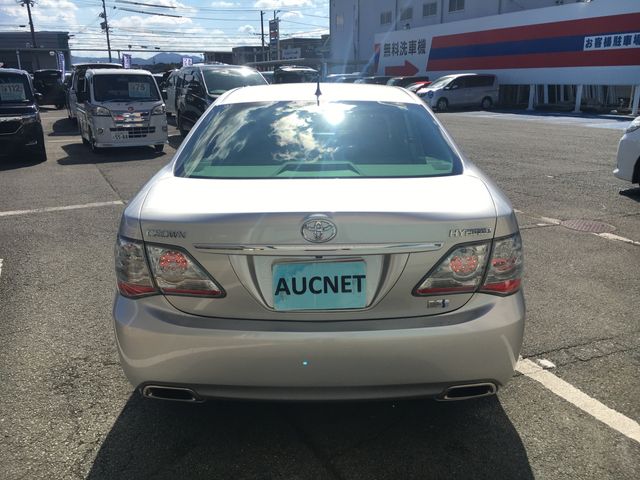 Toyota CROWN SEDAN 2009-10 23424-4