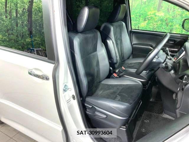 Toyota VOXY 2021-06 289067-7