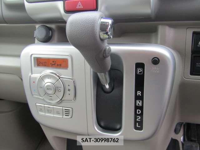 Suzuki EVERY WAGON 2021-04 241338-17