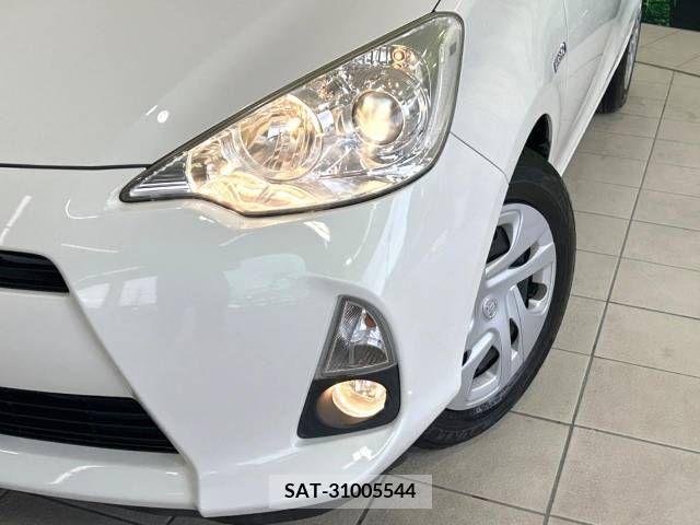 Toyota AQUA 2013-09 314172-11