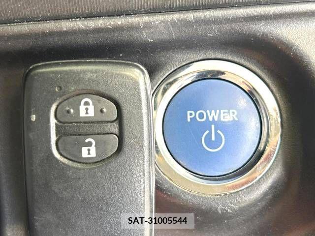 Toyota AQUA 2013-09 314172-6