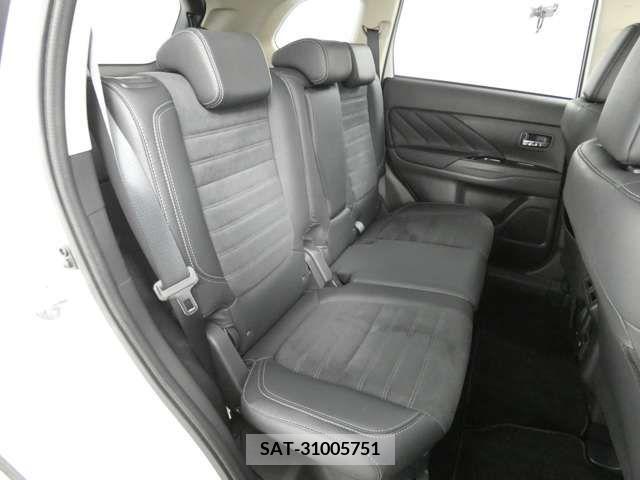 Mitsubishi OUTLANDER PHEV 2018-09 281141-6