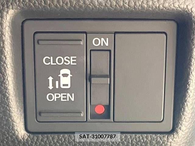 Honda N BOX CUSTOM 2023-05 331164-6