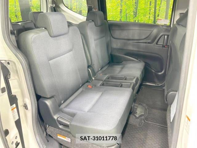 Toyota SIENTA 2018-05 227986-8