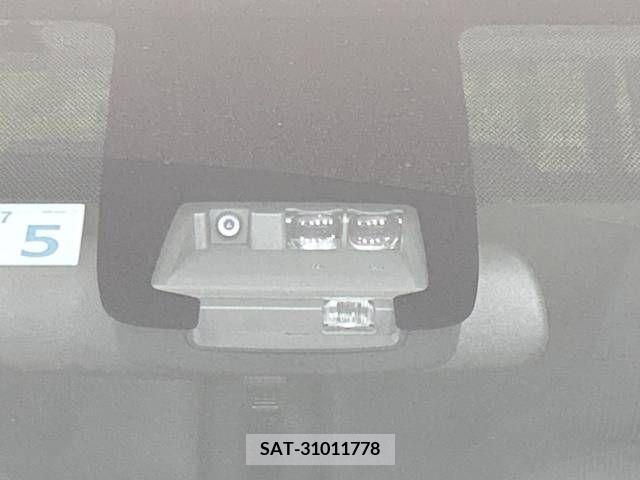 Toyota SIENTA 2018-05 227986-6
