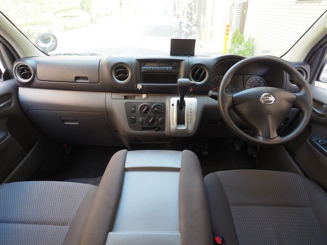 Nissan NV350 Caravan 2014-02 3898-2